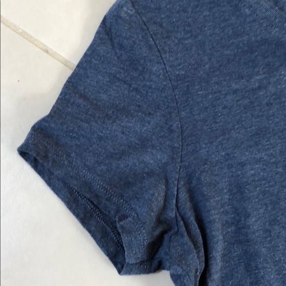 V neck cap sleeve Cal T shirt - Picture 5 of 6